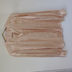 Talbots Size 6 100% Silk long sleeve pleated front blouse